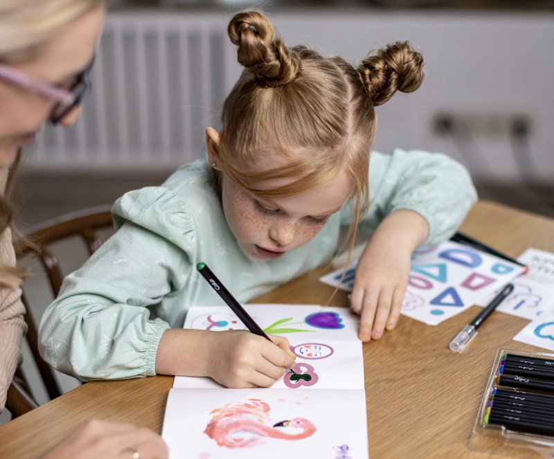 Звездные дети выбирают товары для творчества CoLLart Art Smart Care