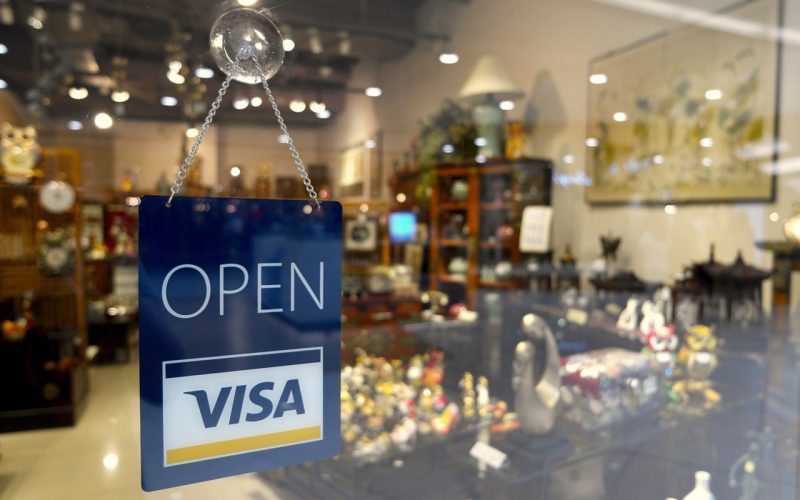 Комиссия по картам Visa обойдет банкоматы банка “Югра” Алексея Хотина стороной